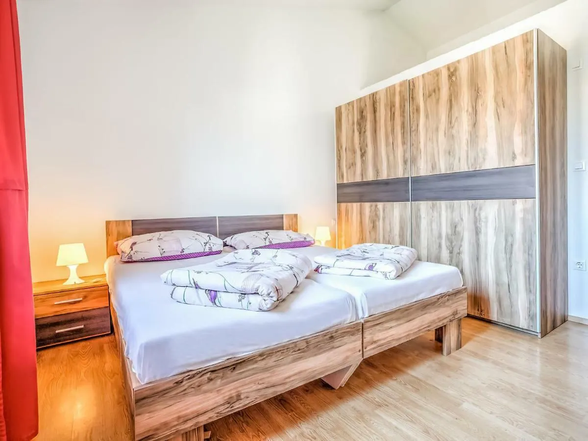 Apartment Ulika-2 By Interhome Tar-Vabriga